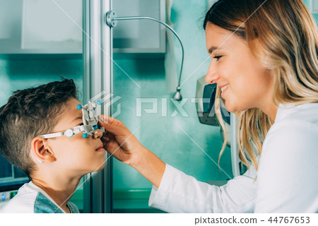 Ophthalmologist. Visual Acuity Testing. 44767653