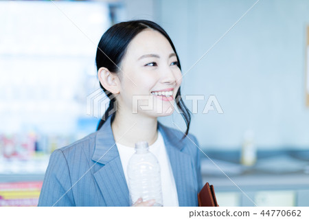 西裝女 44770662