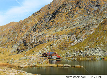 The glacier lake Balea on the Transfagarasan road 44771910