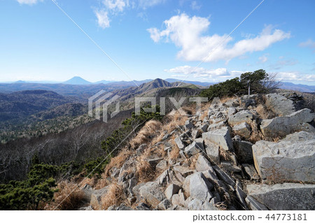 札幌Aburonuma峰會和周圍的群山 44773181