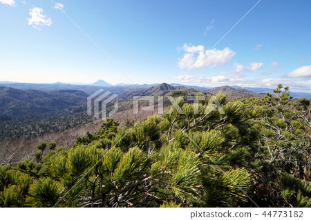 Sapporo Aburonuma summit and surrounding mountains Sapporo Aburonuma summit and surrounding mountains 44773182