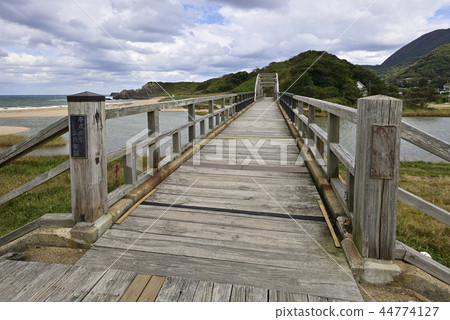 竹野河上的Tateiwa橋(京都府京丹後市Tango-cho) 竹野河上的Tateiwa橋(京都府京丹後市Tango-cho) 44774127
