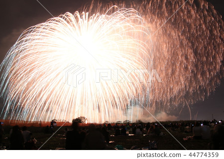 Kagosu Fireworks Festival 2018 Star Mine Four-length Ball 44774359