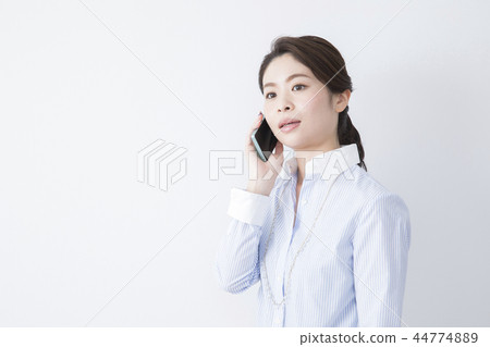 A woman to call 44774889