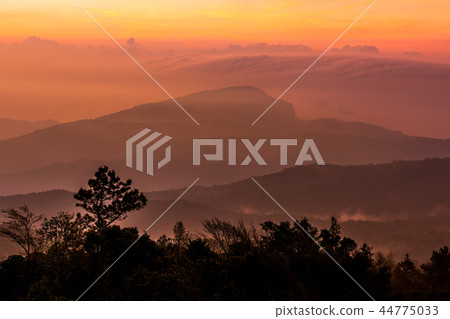 Viewpoints Sun rise Doi Inthanon Chiang Mai Thaila 44775033