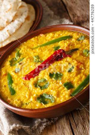 Lentil soup Dal Tadka with naan bread Lentil soup Dal Tadka with naan bread 44776289