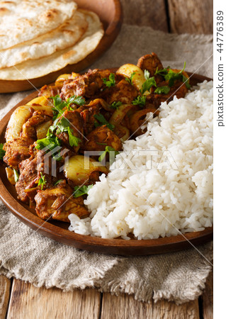 Traditional recipe for Indian chicken do pyaza Traditional recipe for Indian chicken do pyaza 44776389