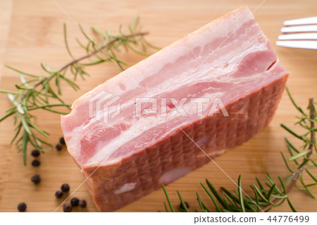 Block Bacon 44776499