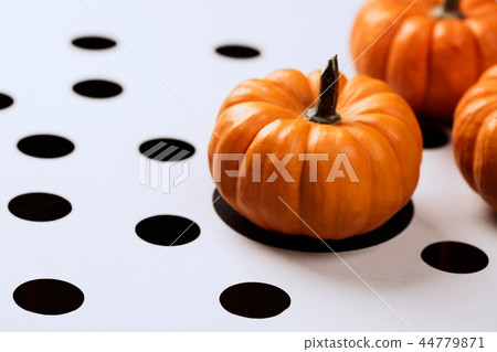 Halloween pumpkins with black decor 44779871