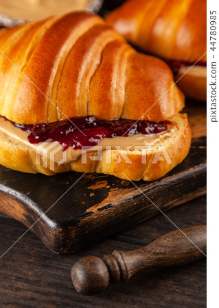 Peanut butter and jelly sandwich 44780985