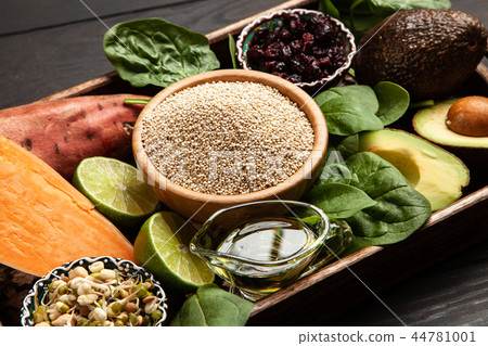 Raw quinoa seeds in a bowl 44781001