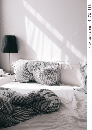 White minimalism bedroom design White minimalism bedroom design 44781518