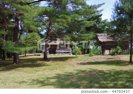 Ancient house on the old tomb hill 44783437