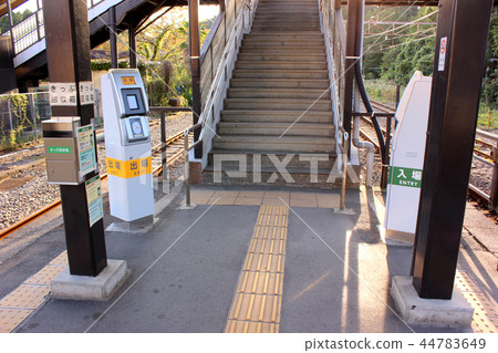Ticket gate and overpass for Ome Line Miyanohira Station 44783649