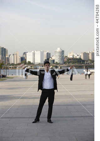 Han River Office Worker Han River Office Worker 44784268