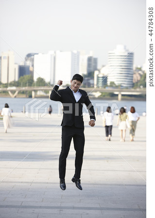 Han River Office Worker Han River Office Worker 44784308