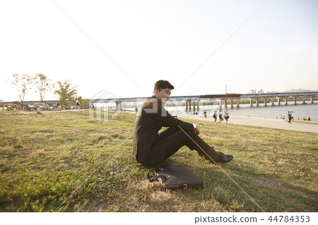 Han River Office Worker Han River Office Worker 44784353