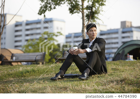 Han River Office Worker Han River Office Worker 44784390