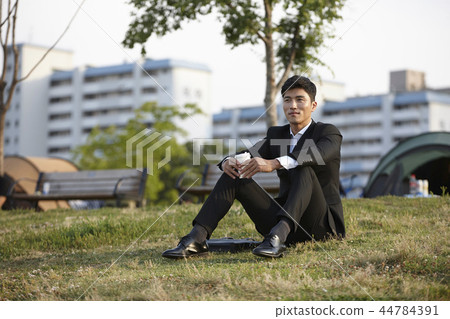 Han River Office Worker Han River Office Worker 44784391