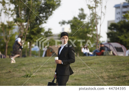 Han River Office Worker 44784395
