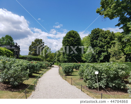 精心裝飾的公園景觀 精心裝飾的公園景觀 44784868