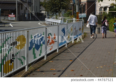 秋天的稻城Naganuma是 44787521