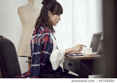 woman working from home woman working from home 44788899