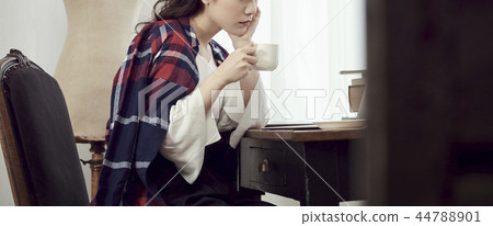 woman working from home 44788901