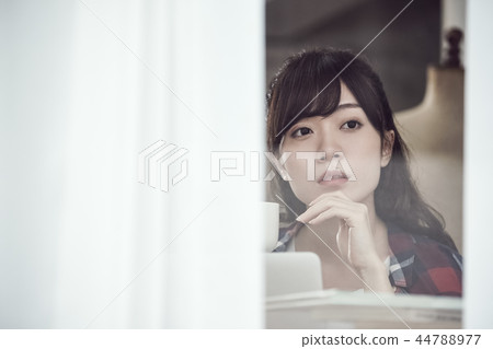 woman working from home 44788977