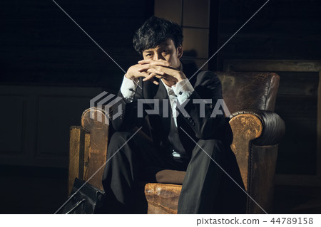 Man working from home 44789158