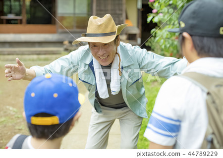 Grandpa and grandson Grandpa and grandson 44789229