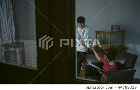 男人和女人喝咖啡 44789329