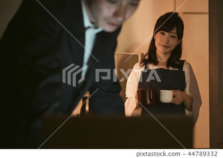 Couple's lifestyle Couple's lifestyle 44789332