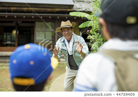 Grandpa and grandson 44789409