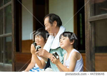 Grandpa and grandson 44789646