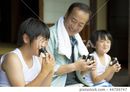 Grandpa and grandson 44789747