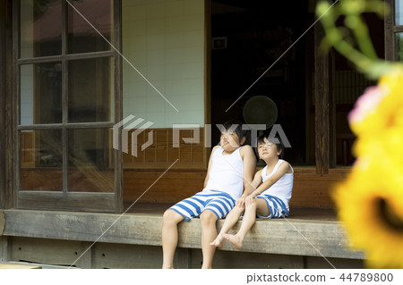 Boy in summer vacation 44789800