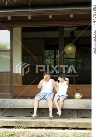 Boy in summer vacation Boy in summer vacation 44789862