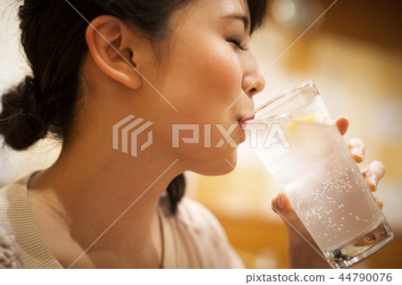 Women who enjoy eating alone 44790076