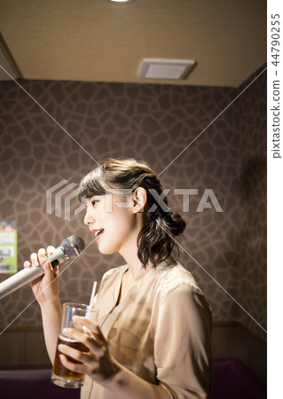 Women who enjoy karaoke alone Women who enjoy karaoke alone 44790255