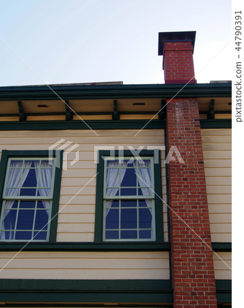 Western-style building 44790391