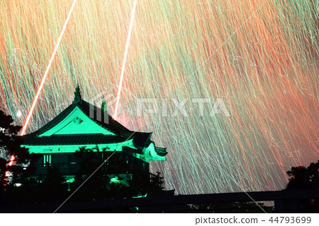 美麗的光落入城堡 美麗的光落入城堡 44793699