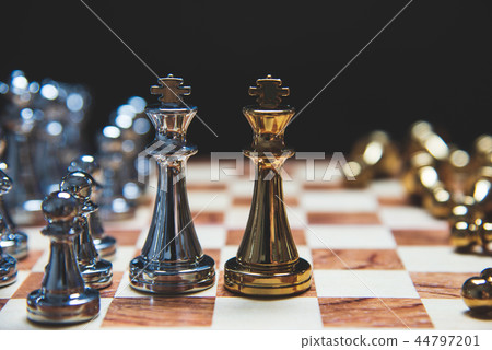 Strategy of leadership as king facing each other 44797201