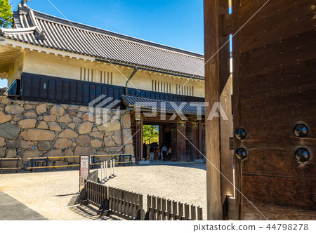 Nimon Gate and Kuromon Matsumoto Castle Ruins Nimon Gate and Kuromon Matsumoto Castle Ruins 44798278