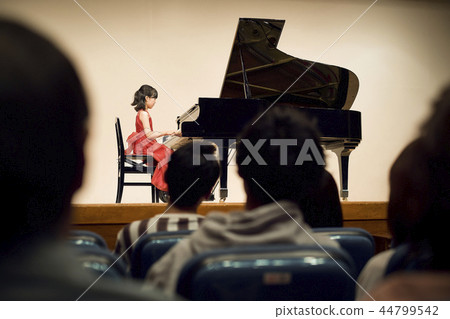 Piano recital Piano recital 44799542