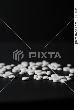 Drugs: OTC, OTC-like drugs, overdose 44800495