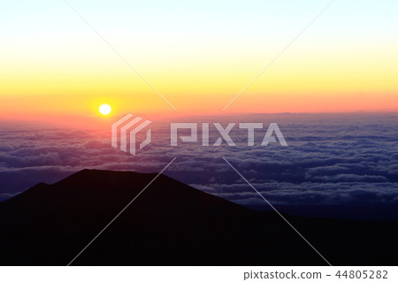 日出在冒納凱阿火山，夏威夷頂部 44805282
