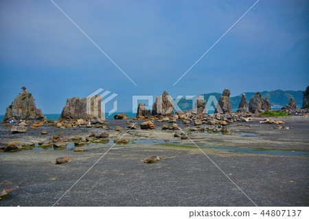 Strange view of the Kii Peninsula, tides and bridge piles from the roadside bridge piles (12) Strange view of the Kii Peninsula, tides and bridge piles from the roadside bridge piles (12) 44807137