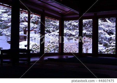 Winter scenery of the former Takebayashi-in (Otsu City Sakamoto) garden Winter scenery of the former Takebayashi-in (Otsu City Sakamoto) garden 44807475
