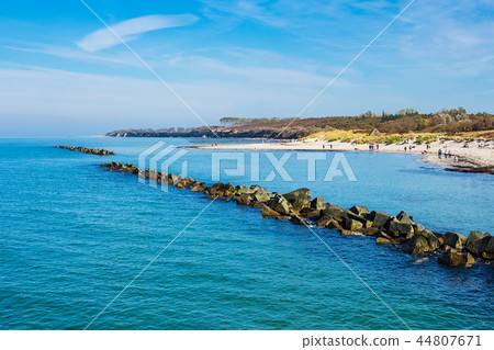 Baltic Sea coast with blue sky in Wustrow, Germany Baltic Sea coast with blue sky in Wustrow, Germany 44807671